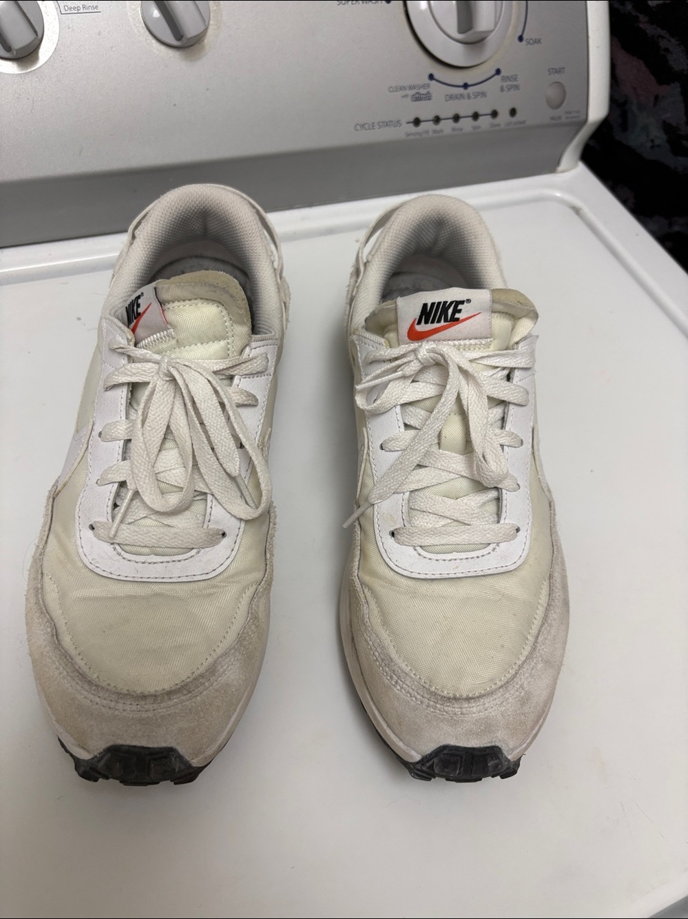 Women’s Nike Waffle Debut Sneaker - Size 9